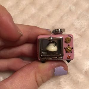 Juicy coture charm: oven and cupcake